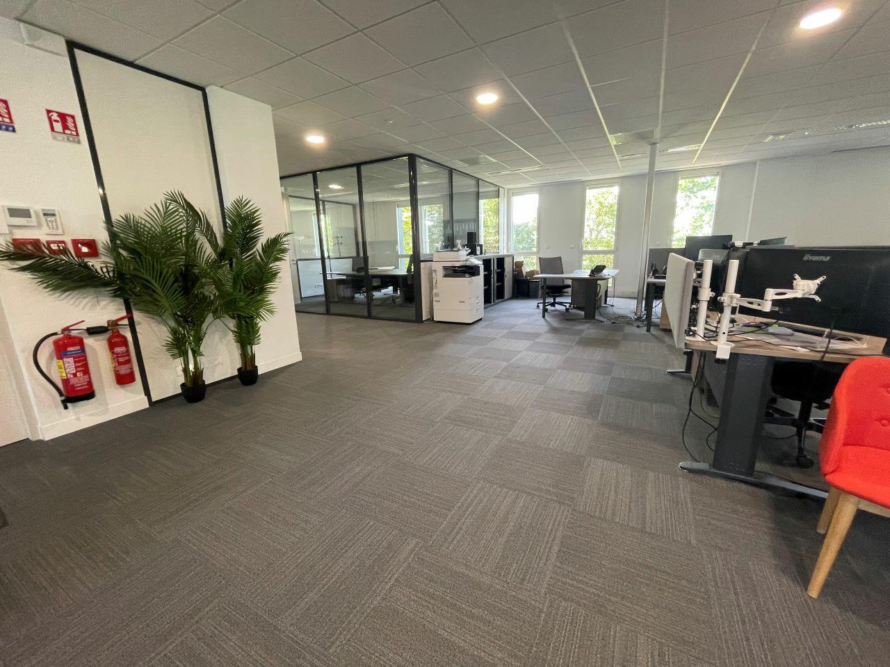 Bureau Pusignan 506m² Location bureau Pusignan Rhône OLBUR2203746 4